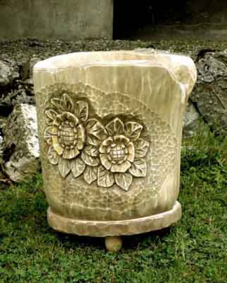 Niepowtarzalna drewniana doniczka
